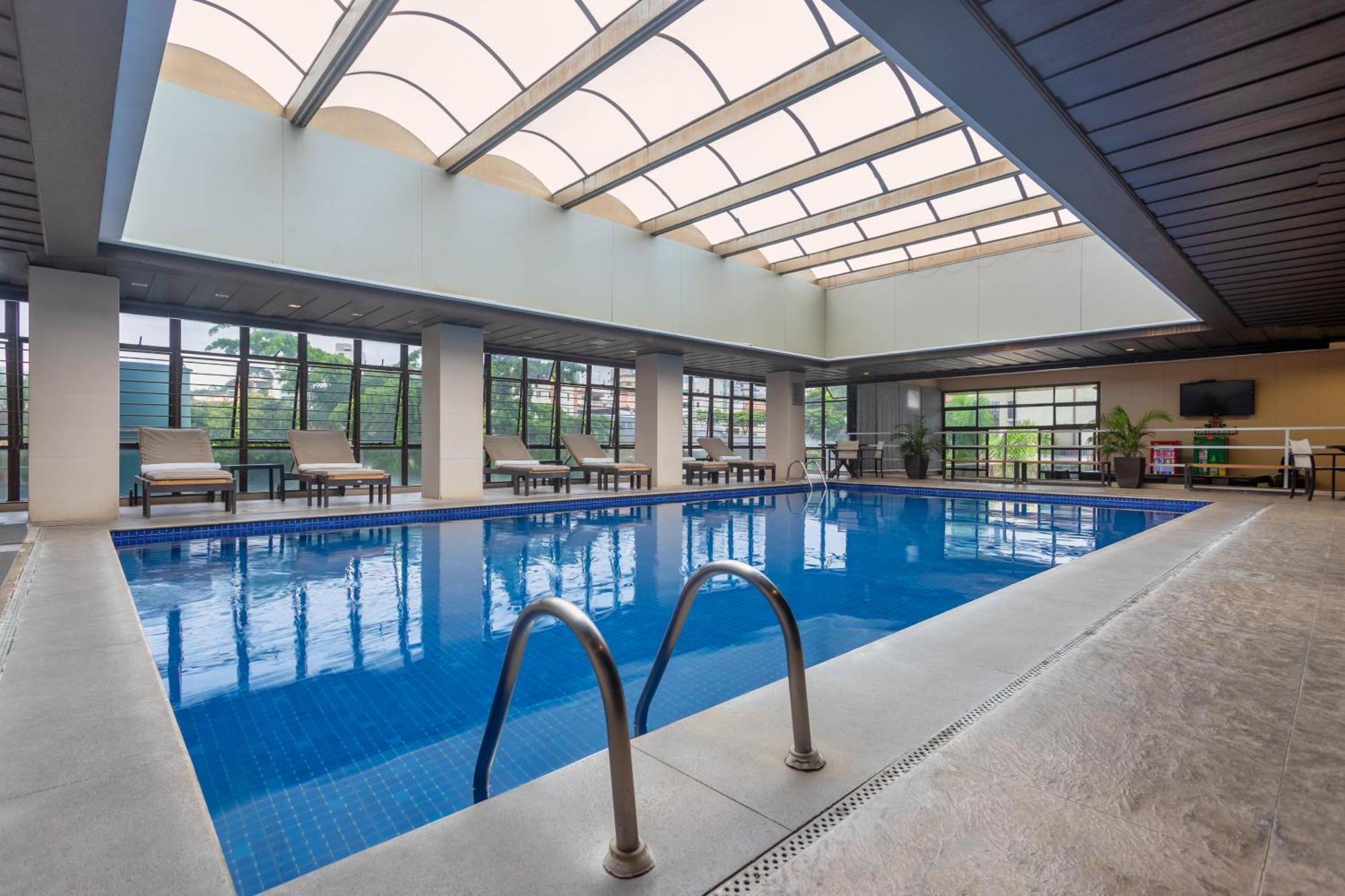 Ouro Minas Hotel Belo Horizonte, Dolce by Wyndham Eksteriør billede Indoor pool