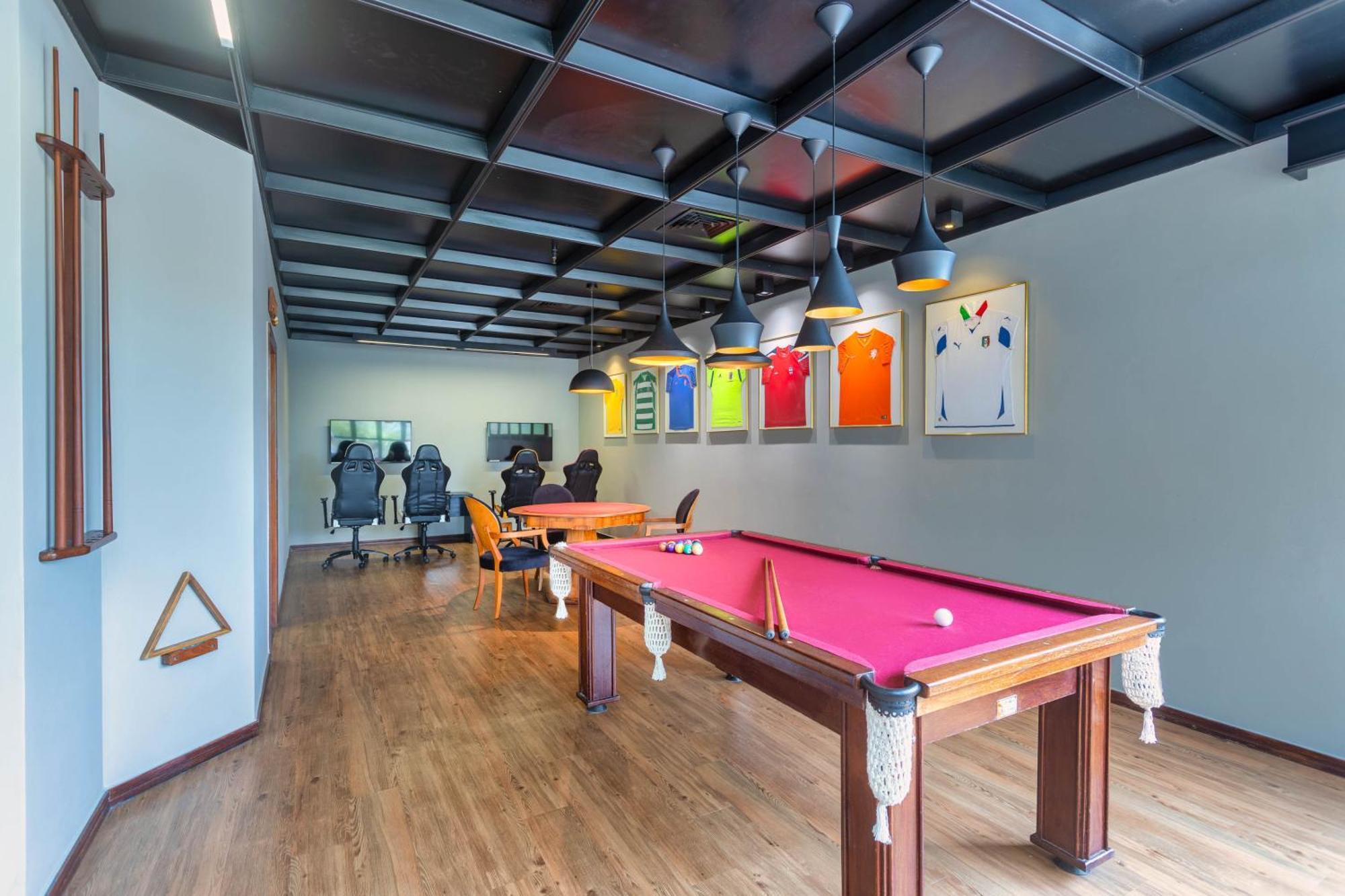 Ouro Minas Hotel Belo Horizonte, Dolce by Wyndham Eksteriør billede The pool table at the office of the University of the Philippines Diliman.