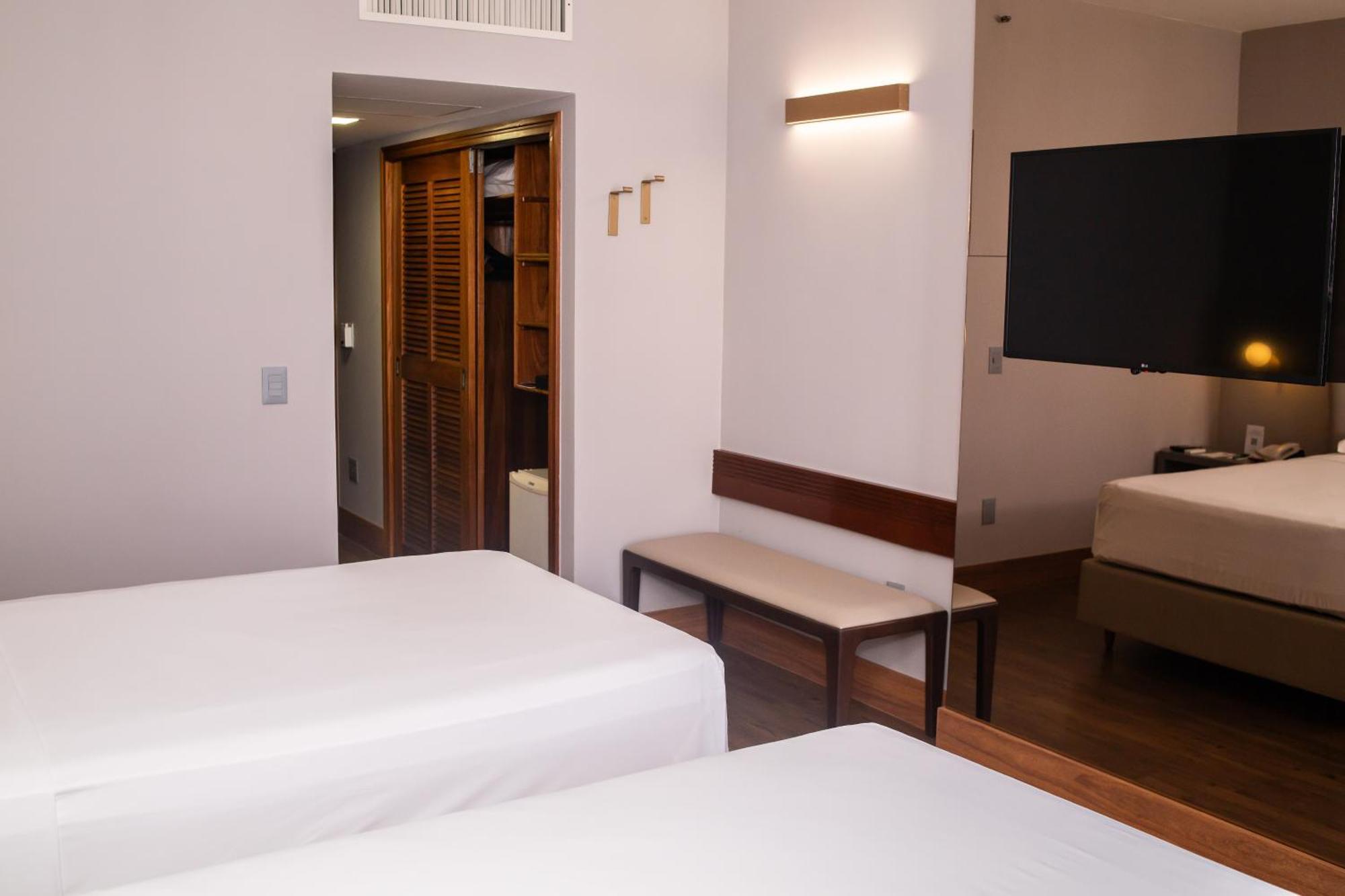Ouro Minas Hotel Belo Horizonte, Dolce by Wyndham Eksteriør billede A room at the hotel