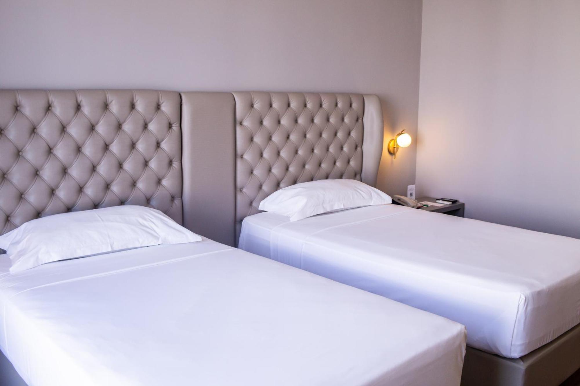 Ouro Minas Hotel Belo Horizonte, Dolce by Wyndham Eksteriør billede A room at the hotel